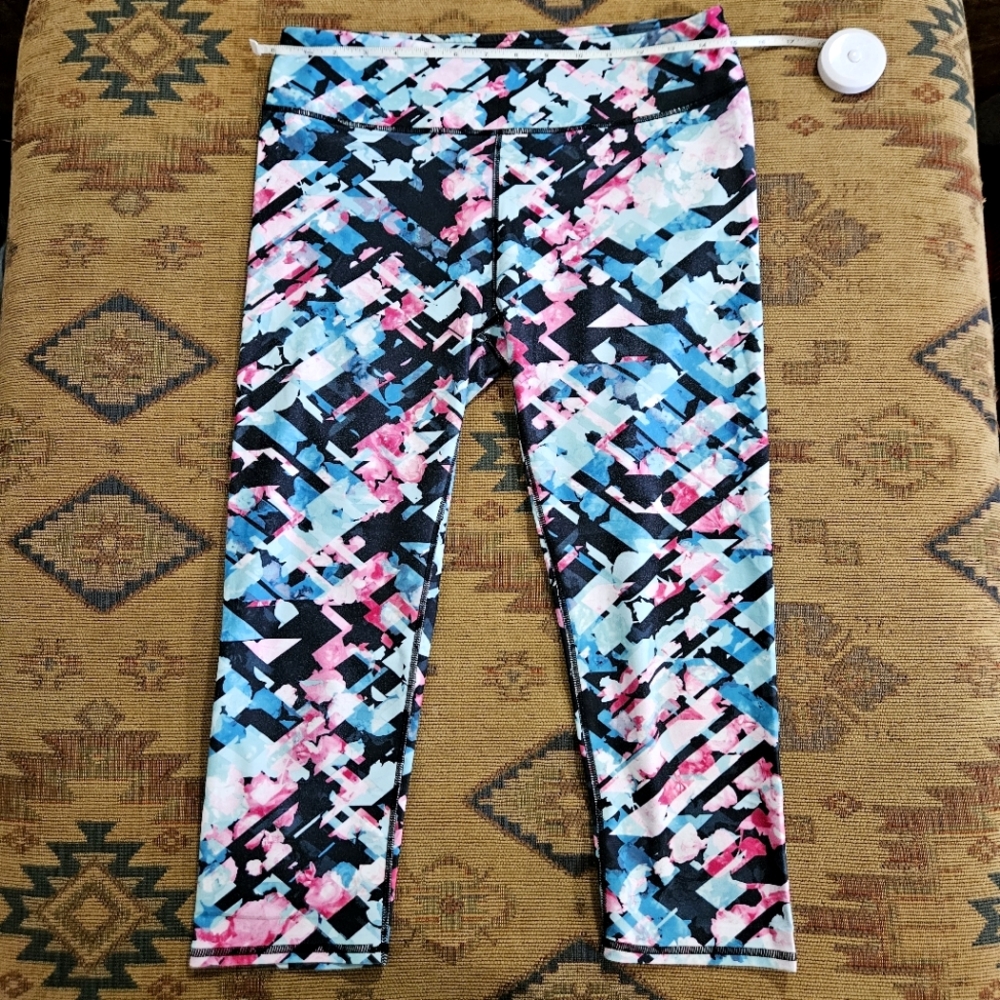 Fabletics Define Powerhold Mid-rise Capri